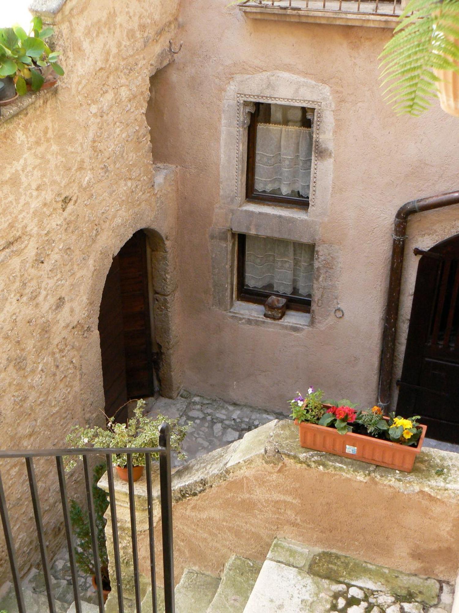 Residence Il Palazzo Santo Stefano Di Sessanio Exterior foto